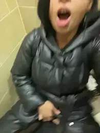 CrazzyChicks webcam model stream image