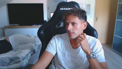 Twinkboy82 webcam model stream image