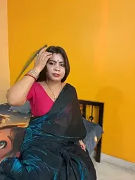 RedQQueen webcam stripchat model stream image