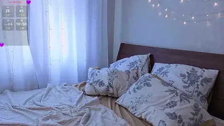 EdlaHewell webcam model stream image