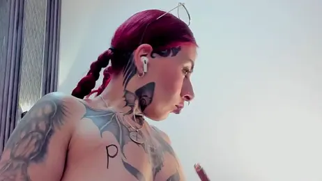 selene_red_ webcam model stream image