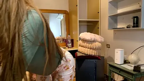 Miaelis webcam stripchat model stream image