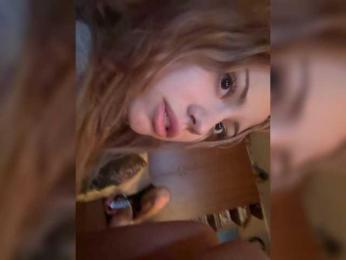 Suenya webcam model stream image