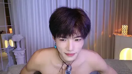 RenZeng webcam stripchat model stream image