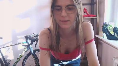 Megi_Sensual webcam model stream image