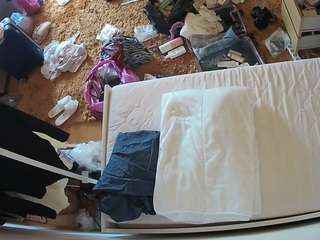 voyeurcam-julmodels-whitebed-5 webcam model stream image