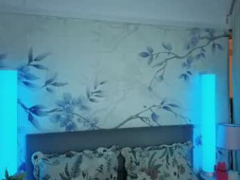 natural_meri_ webcam model stream image