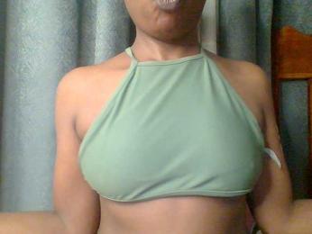 Hotchille webcam model stream image