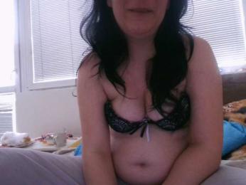 Larasaintporn webcam model stream image