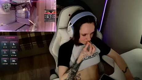 Luna_Loveee webcam stripchat model stream image