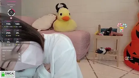 SUZU_ webcam stripchat model stream image