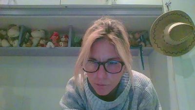 piccolaqueen webcam model stream image