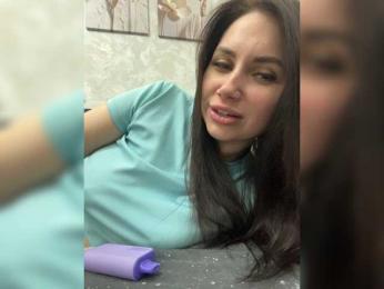 Y_Leiki webcam bongacams model stream image