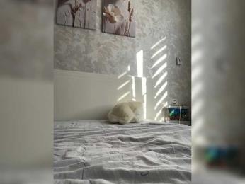 Y_Leiki webcam model stream image