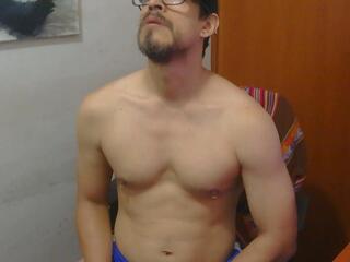 Guiverno webcam flirt4free model stream image