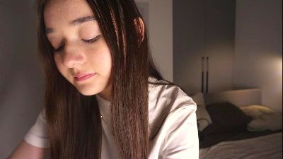 LoisIntveld webcam model stream image