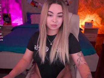 SusieWood webcam model stream image