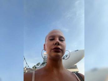 Linnea webcam bongacams model stream image