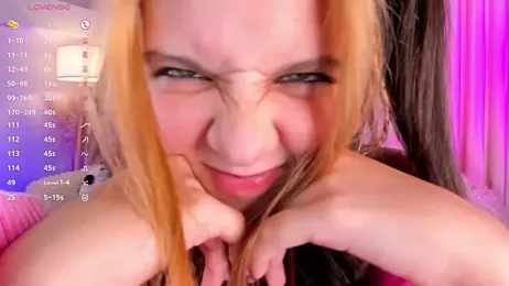 LilLisa webcam model stream image