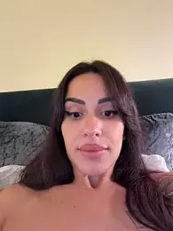 -Alisa webcam model stream image