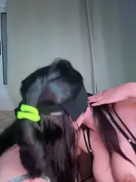 Queen-Walae webcam model stream image