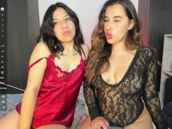 Sara-and-cami webcam model stream image