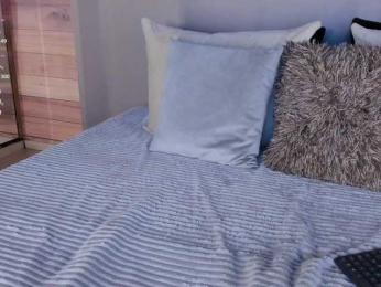 VioletMuller webcam model stream image