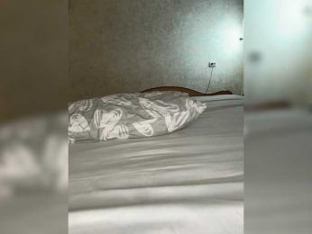 WIDEHIPS webcam bongacams model stream image