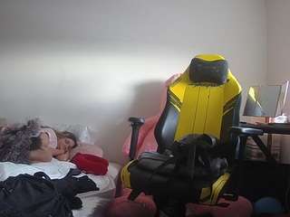 voyeurcam-sexy-little-ana-01 webcam model stream image