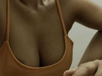 Nidhilove webcam model stream image