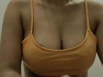 Nidhilove webcam model stream image