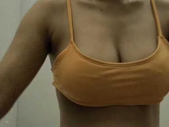 Nidhilove webcam model stream image