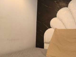 kissme-luna webcam model stream image