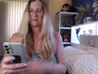 total_aussie_milfs webcam chaturbate model stream image