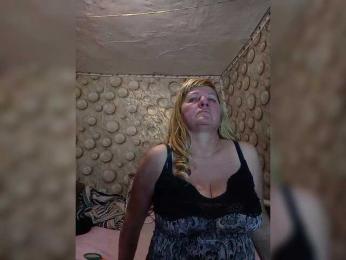 FameLara webcam bongacams model stream image