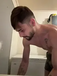 Hugo-hetero34 webcam model stream image