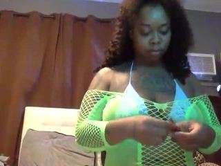 lovelyhustle webcam model stream image