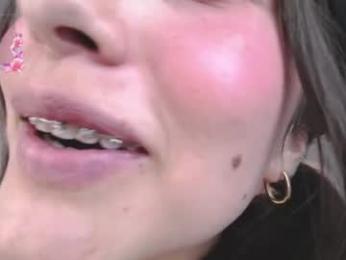 littlelaksmi webcam model stream image