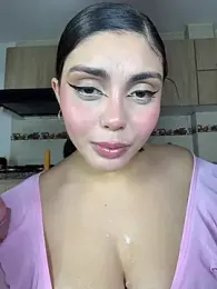 zui_lu webcam stripchat model stream image