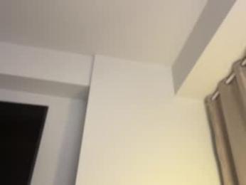 latinella webcam model stream image