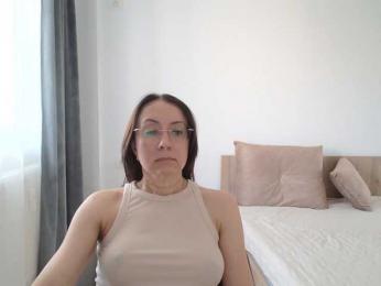 Valerianice webcam model stream image