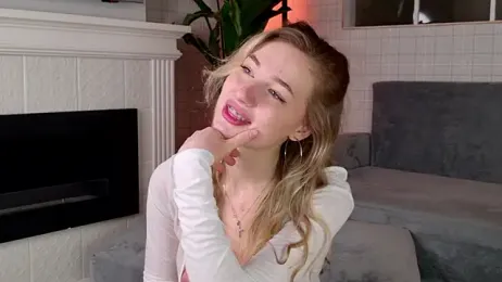 WelliCaren webcam model stream image