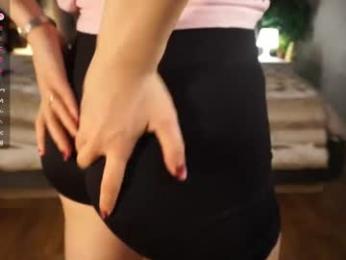 auroralowen webcam model stream image