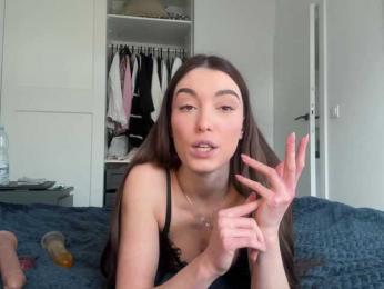 Sky_lertu webcam bongacams model stream image