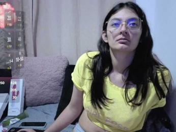 Lesliee22 webcam model stream image