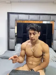 MR_MUSCLE webcam stripchat model stream image