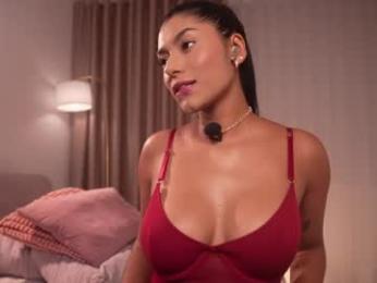 pauline_7 webcam chaturbate model stream image