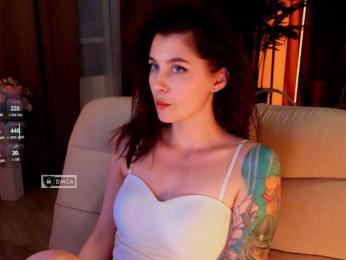 HoneyCherry webcam bongacams model stream image