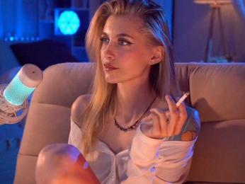HoneyCherry webcam model stream image