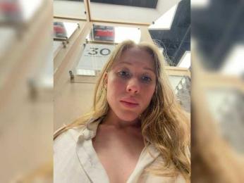 LiiBaby webcam bongacams model stream image